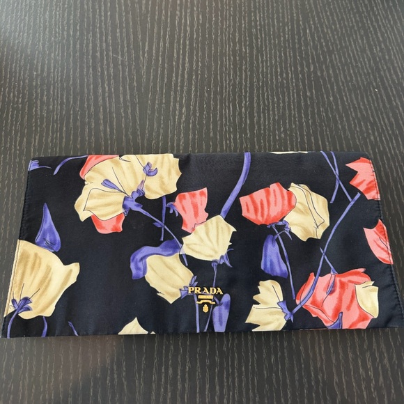 Vintage Prada floral print clutch